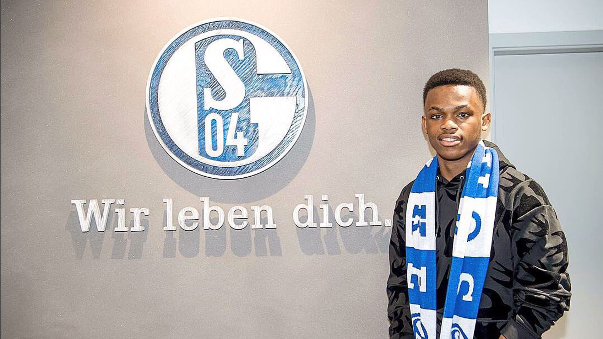 体育欧预赛：凯恩造乌龙 英格兰队1-1北马其顿队