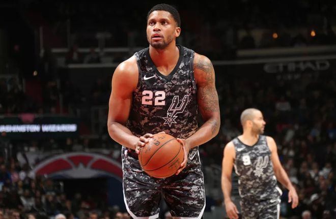 与四后卫的 与四后卫的